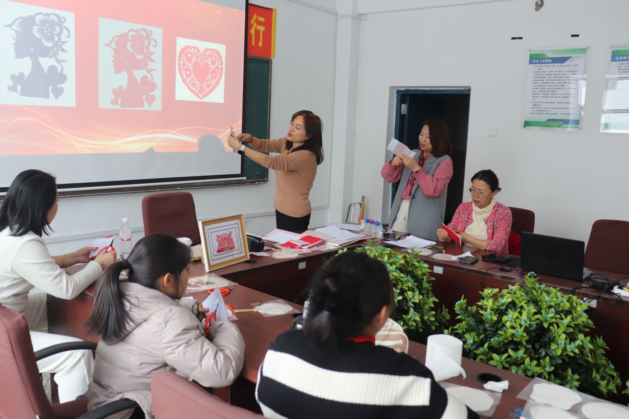 说明: http://zhanqun.neepu.edu.cn:8080/_vsl/9993D407F1A5CF41CD0CAAED8237F44C/D3D1AE39/3FD8A